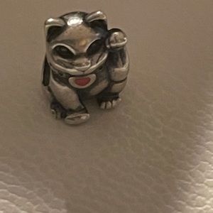 Pandora retired lucky cat